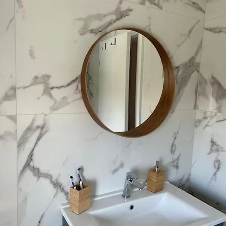 With Pool And Jacuzzi Apartment Trogir