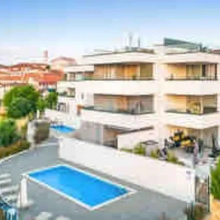 דירה With Pool And Jacuzzi