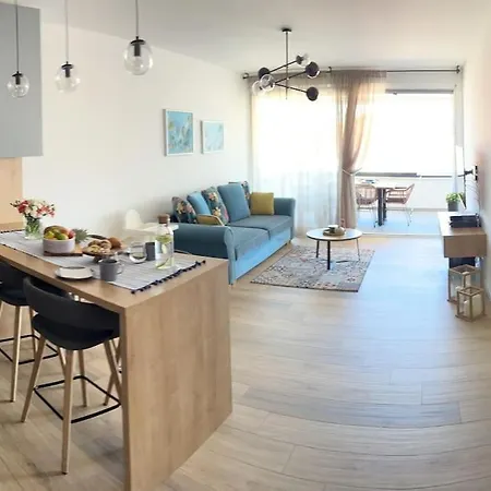 דירה With Pool And Jacuzzi *