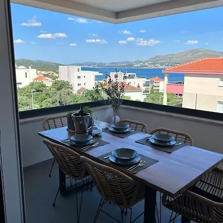 With Pool And Jacuzzi * Trogir